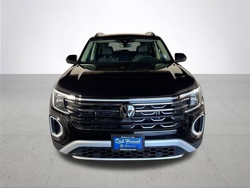 Certified 2025 Volkswagen Atlas Peak Edition SE AWD/4WD image 3