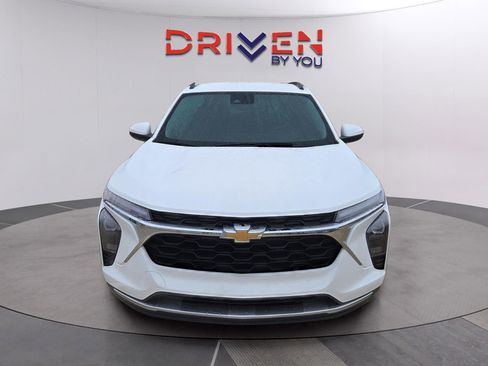 Used 2024 Chevrolet Trax LT image 8