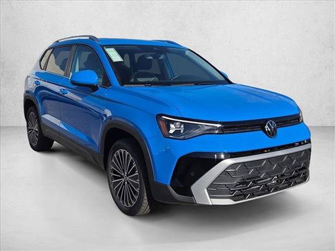 New 2026 Volkswagen Taos SE FWD image 6