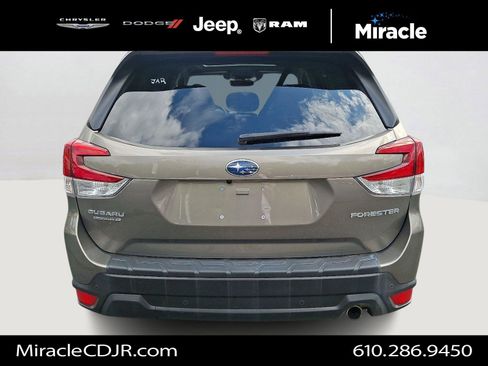 Used 2021 Subaru Forester Limited image 6