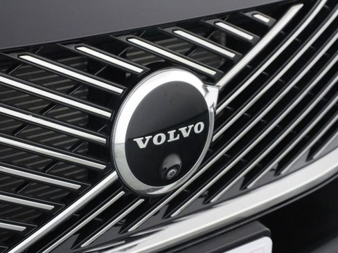 Certified 2025 Volvo XC90 T8 Plus AWD/4WD image 27