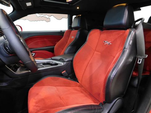 Used 2015 Dodge Challenger R/T Plus RWD image 34