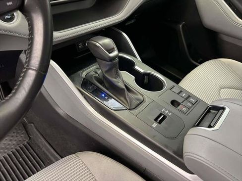 Certified 2024 Toyota Highlander LE FWD image 20