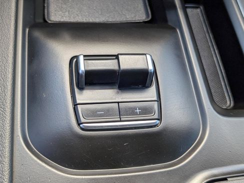 Used 2024 GMC Sierra 3500 Denali w/ Technology Package image 29