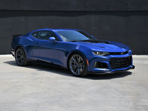 Used 2023 Chevrolet Camaro ZL1 image 4