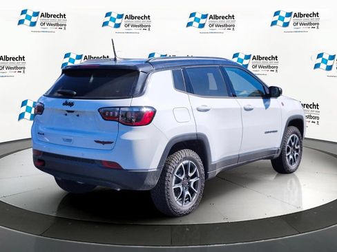 New 2026 Jeep Compass Trailhawk w/ Sun, Sound & Navigation Group AWD/4WD image 5
