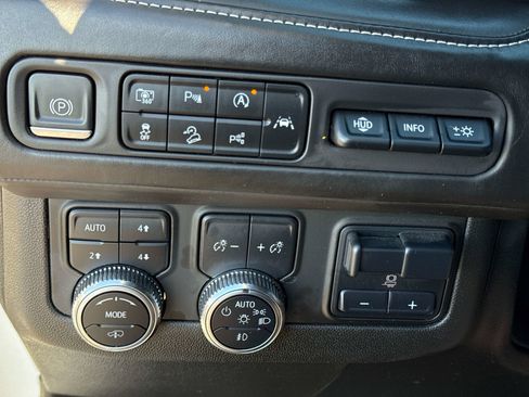 Used 2023 GMC Yukon XL Denali Ultimate image 31