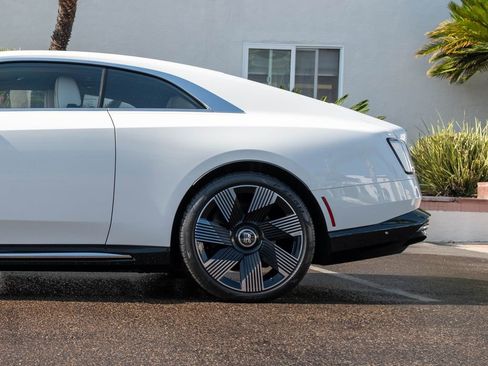 Used 2025 Rolls-Royce Spectre w/ Spectre Launch Package AWD/4WD image 37