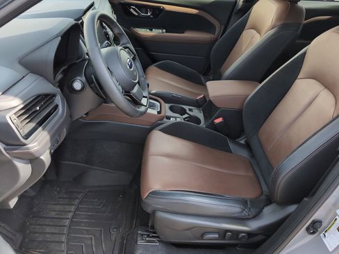 Used 2025 Subaru Forester Touring w/ Popular Package - Touring image 11