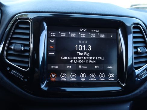 Used 2020 Jeep Compass Limited image 7