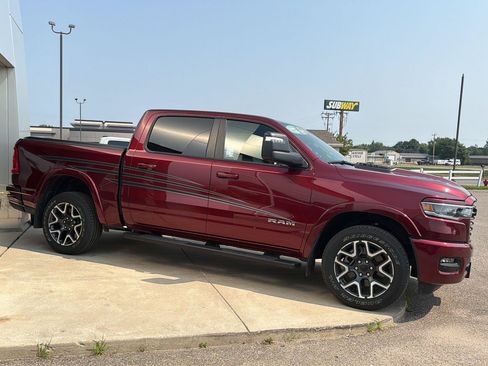 Used 2025 RAM 1500 Laramie AWD/4WD image 4