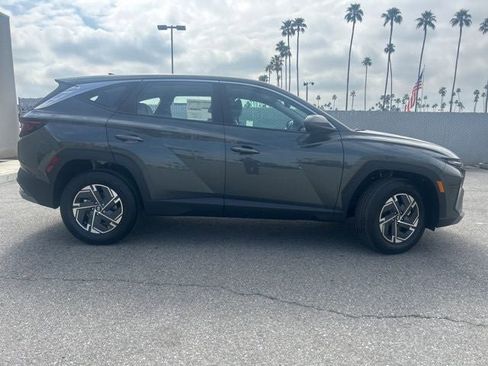 New 2026 Hyundai Tucson Blue SE image 5