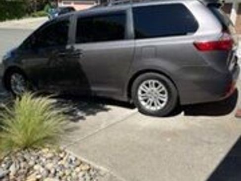 Used 2015 Toyota Sienna XLE Premium image 8