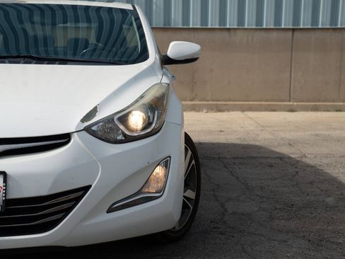 Used 2016 Hyundai Elantra Limited w/ Option Group 04 FWD image 2