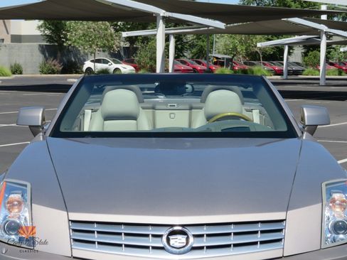 Used 2004 Cadillac XLR RWD image 30