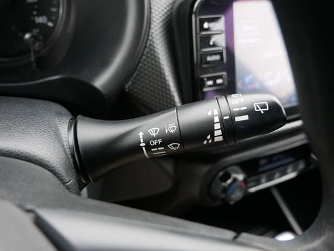 Used 2022 Nissan Kicks SV FWD image 30