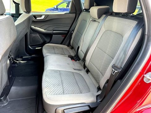 Used 2021 Ford Escape SE w/ SE Sport Appearance Package FWD image 18