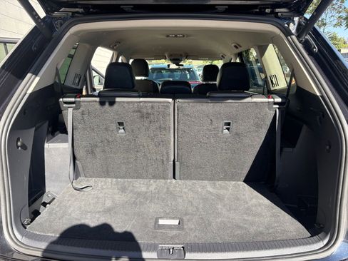 Used 2025 Volkswagen Atlas SE image 31