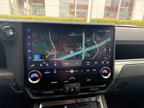 Used 2025 Lexus GX 550 w/ Cold Area Package image 10