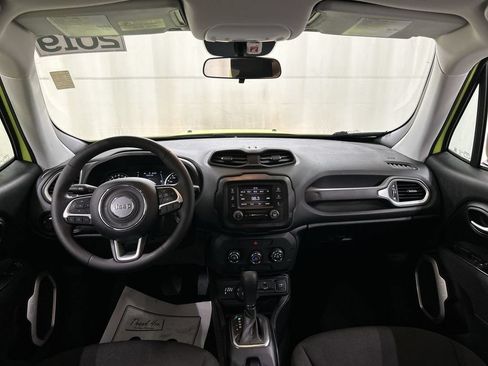 Used 2019 Jeep Renegade Sport w/ Sport Appearance Group AWD/4WD image 18