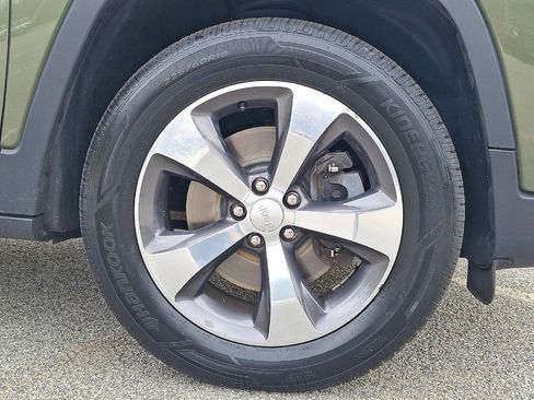 Certified 2020 Jeep Cherokee Limited AWD/4WD image 27