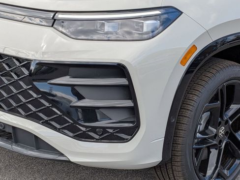 New 2026 Volkswagen Tiguan SE R-Line image 9