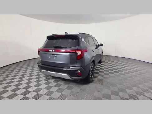 Used 2024 Kia Seltos EX FWD image 40