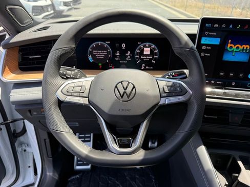 New 2026 Volkswagen Tiguan SEL R-Line AWD/4WD image 17