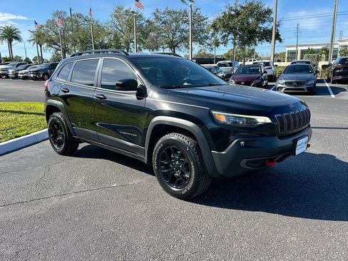 Used 2022 Jeep Cherokee Trailhawk w/ Technology Group B image 4