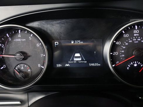 Used 2024 Kia Carnival LX image 35