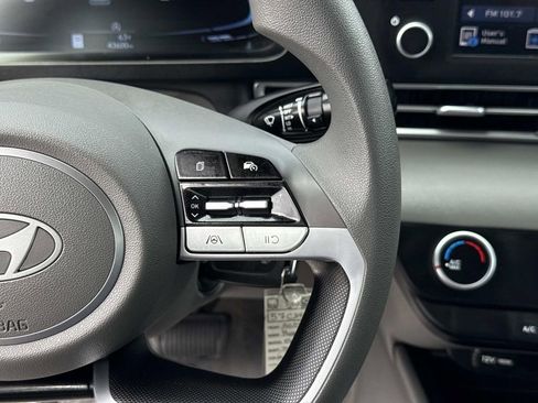 Used 2024 Hyundai Elantra SE FWD image 9