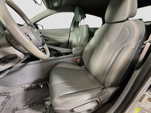 Used 2022 Hyundai Elantra SEL w/ Convenience Package FWD image 22
