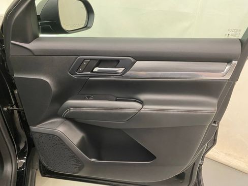 Used 2025 GMC Terrain Elevation AWD/4WD image 11