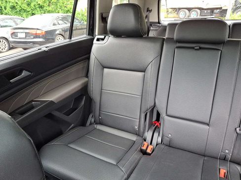 Used 2023 Volkswagen Atlas SEL AWD/4WD image 12
