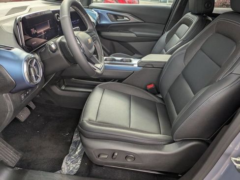 New 2025 Chevrolet Equinox EV LT image 4