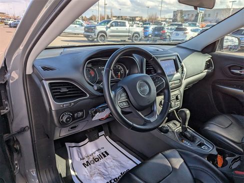 Used 2019 Jeep Cherokee Latitude Plus w/ Cold Weather Group image 13