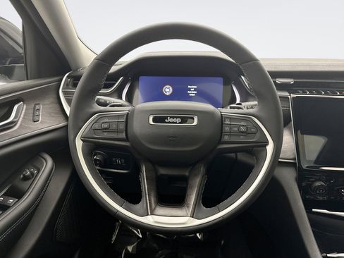 Used 2023 Jeep Grand Cherokee L Limited image 12