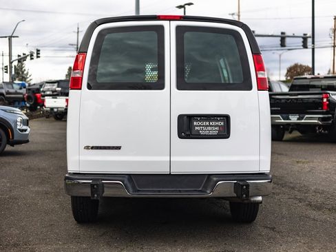 Used 2024 Chevrolet Express 2500 w/ Driver Convenience Package image 11