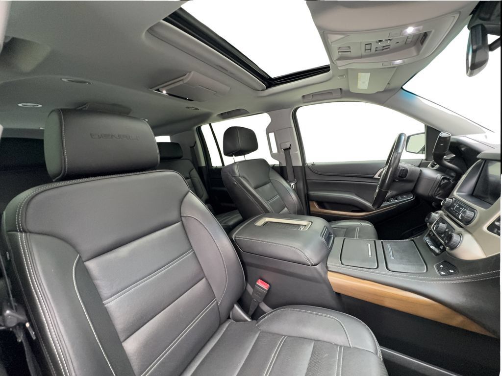 Used 2019 GMC Yukon XL Denali w/ Denali Ultimate Package RWD image 32