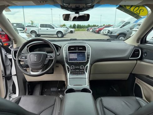 Used 2019 Lincoln Nautilus Reserve FWD image 14