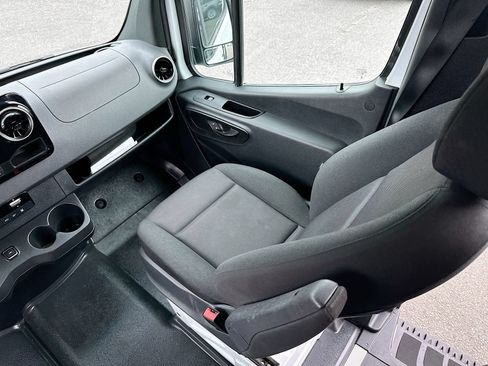 Used 2024 Mercedes-Benz Sprinter 2500 image 22