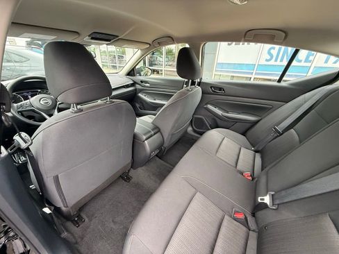 Used 2025 Nissan Altima 2.5 SV FWD image 28