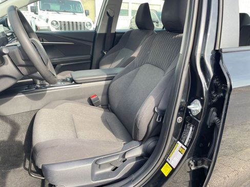 Used 2025 Toyota Camry LE image 25