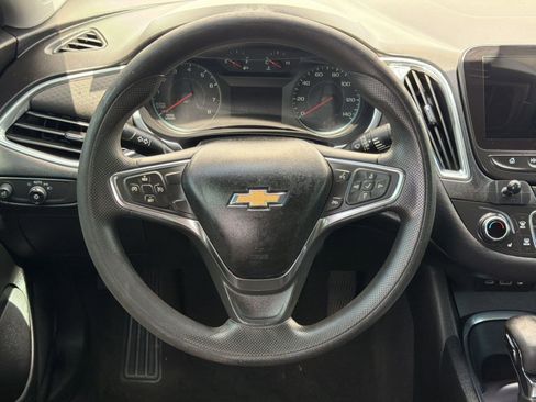 Used 2021 Chevrolet Malibu LT FWD image 15
