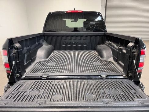 Used 2024 Nissan Frontier SV image 14