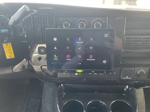 Used 2019 GMC Savana 2500 Extended RWD image 18