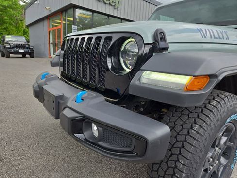 Used 2023 Jeep Wrangler Unlimited w/ Cold Weather Group AWD/4WD image 9
