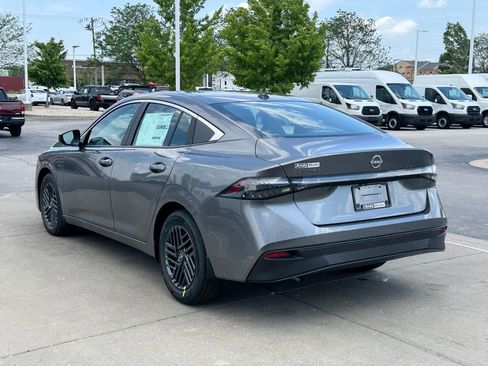 New 2026 Nissan Sentra SV FWD image 5