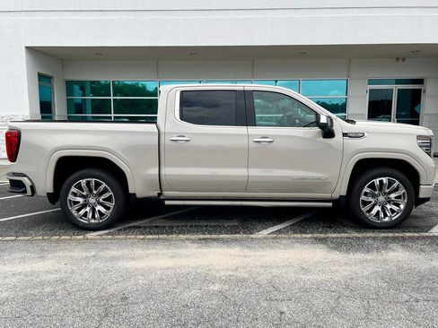 New 2026 GMC Sierra 1500 Denali w/ Denali Reserve Package AWD/4WD image 3