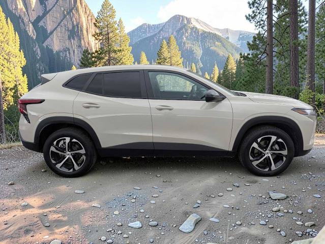 Used 2026 Chevrolet Trax RS w/ Sunroof Package FWD image 7